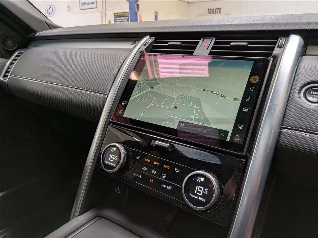 <p>2022 LAND ROVER DISCOVERY R-DYNAM HSE D M</p>