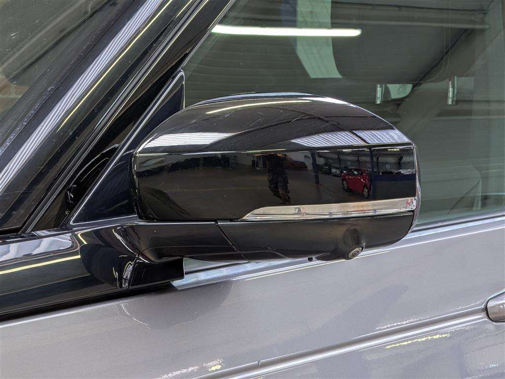 <p>2022 LAND ROVER DISCOVERY R-DYNAM HSE D M</p>