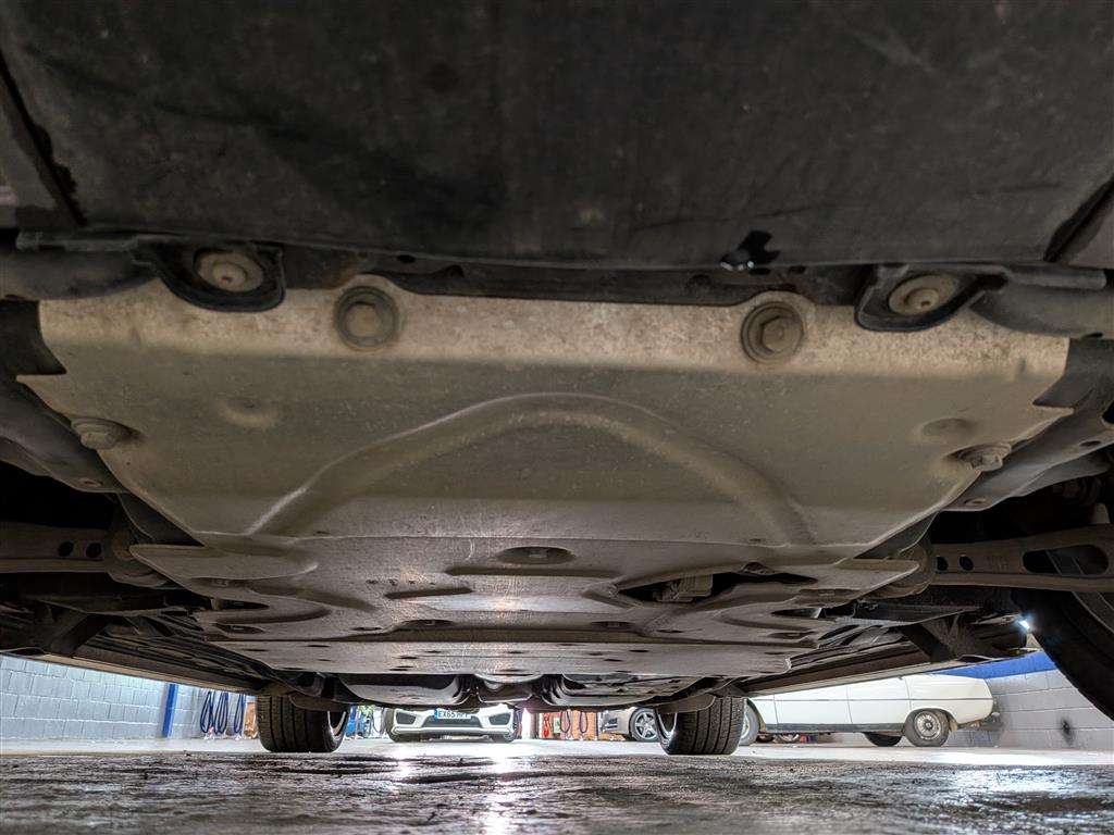 <p>2022 LAND ROVER DISCOVERY R-DYNAM HSE D M</p>