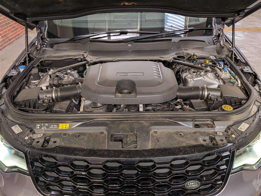 <p>2022 LAND ROVER DISCOVERY R-DYNAM HSE D M</p>