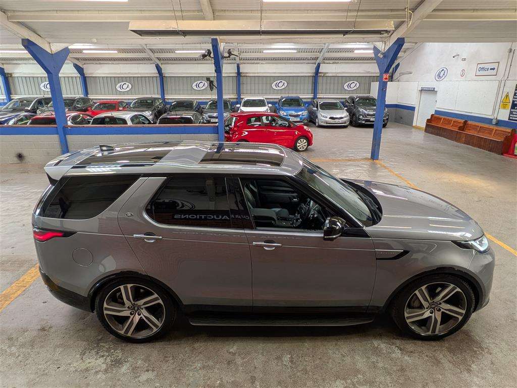 <p>2022 LAND ROVER DISCOVERY R-DYNAM HSE D M</p>