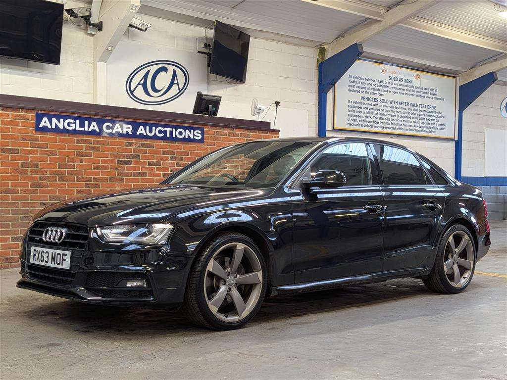 <p>2013 AUDI A4 S LINE BLACK ED TFSI Q</p>