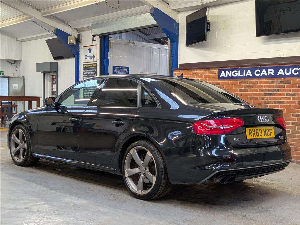 <p>2013 AUDI A4 S LINE BLACK ED TFSI Q</p>