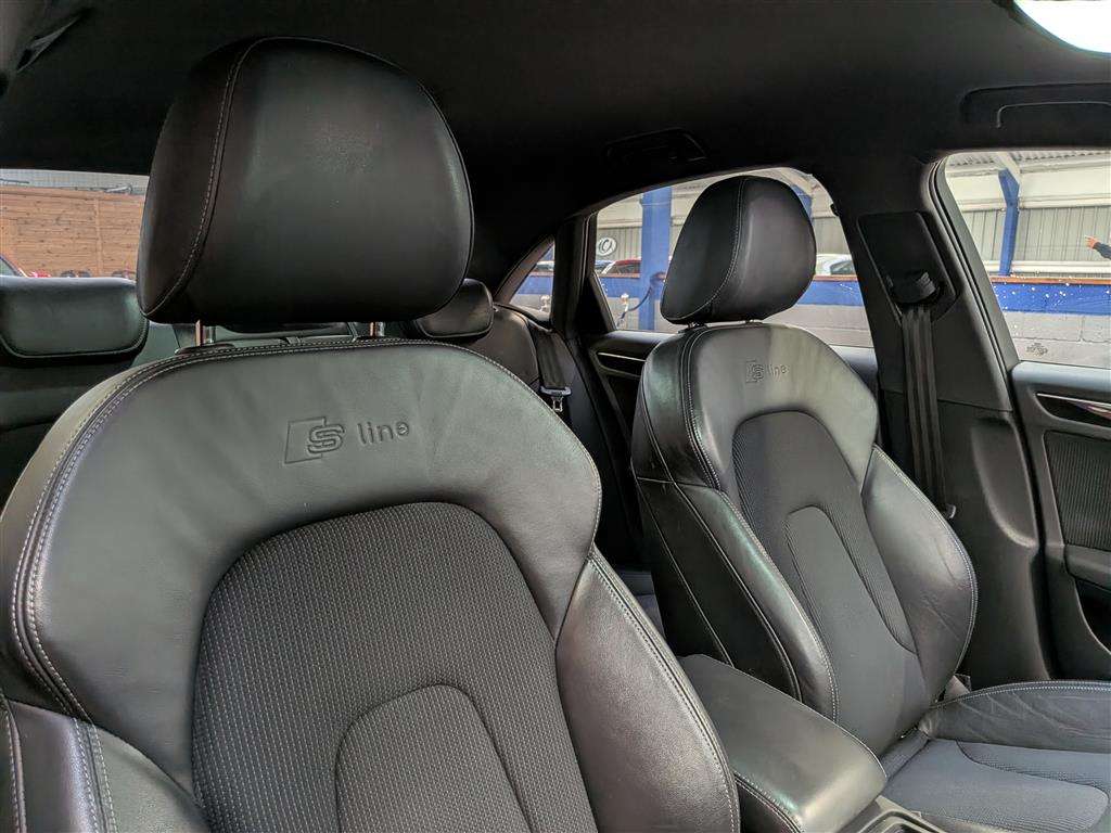 <p>2013 AUDI A4 S LINE BLACK ED TFSI Q</p>