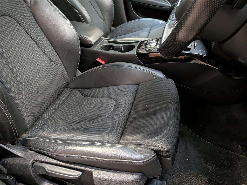 <p>2013 AUDI A4 S LINE BLACK ED TFSI Q</p>