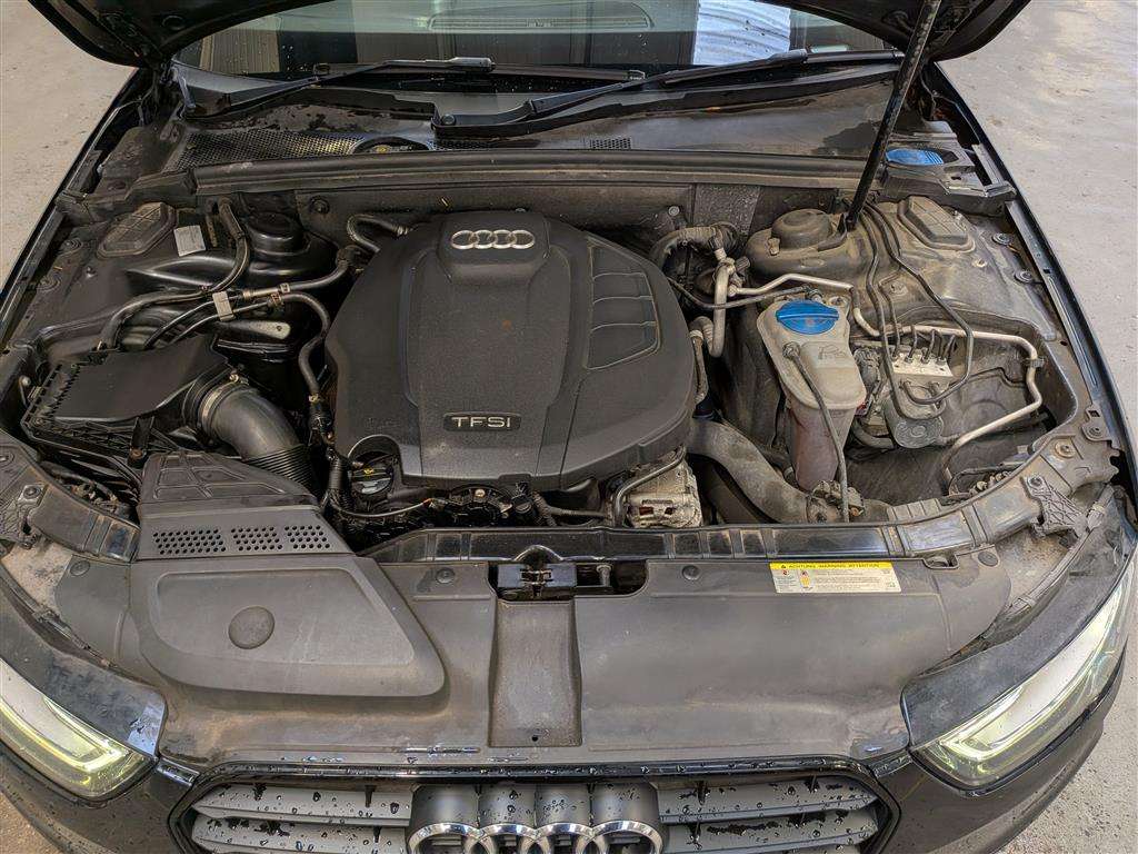 <p>2013 AUDI A4 S LINE BLACK ED TFSI Q</p>