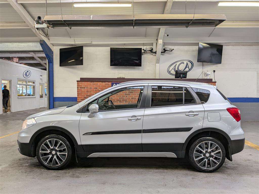 <p>2015 SUZUKI SX4 S-CROSS SZ-T ALLGRIP</p>