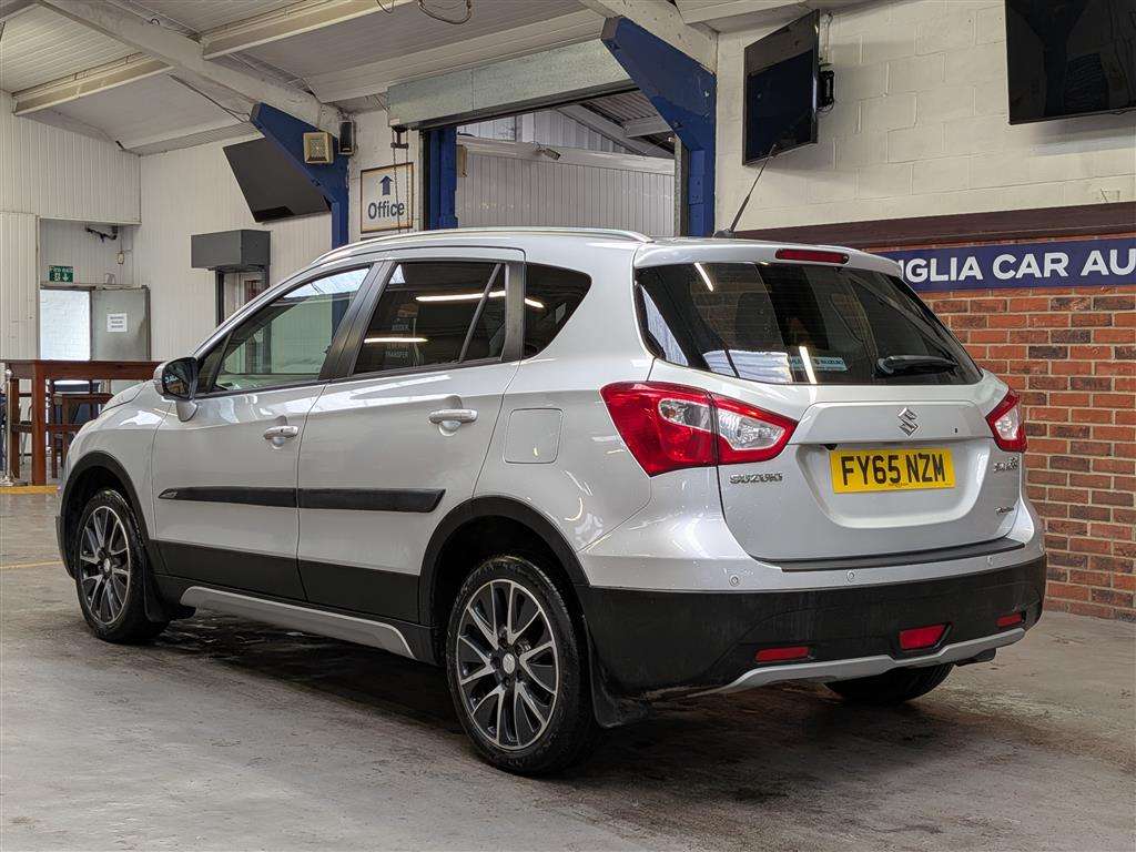 <p>2015 SUZUKI SX4 S-CROSS SZ-T ALLGRIP</p>