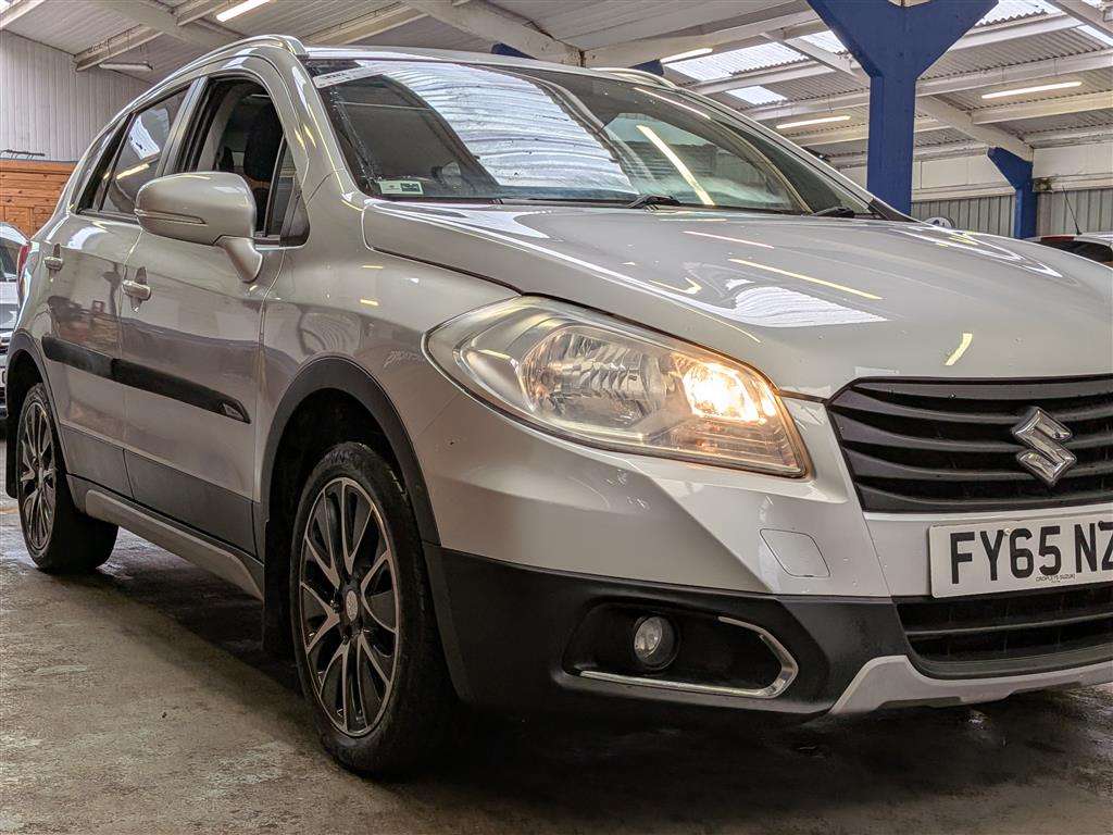 <p>2015 SUZUKI SX4 S-CROSS SZ-T ALLGRIP</p>