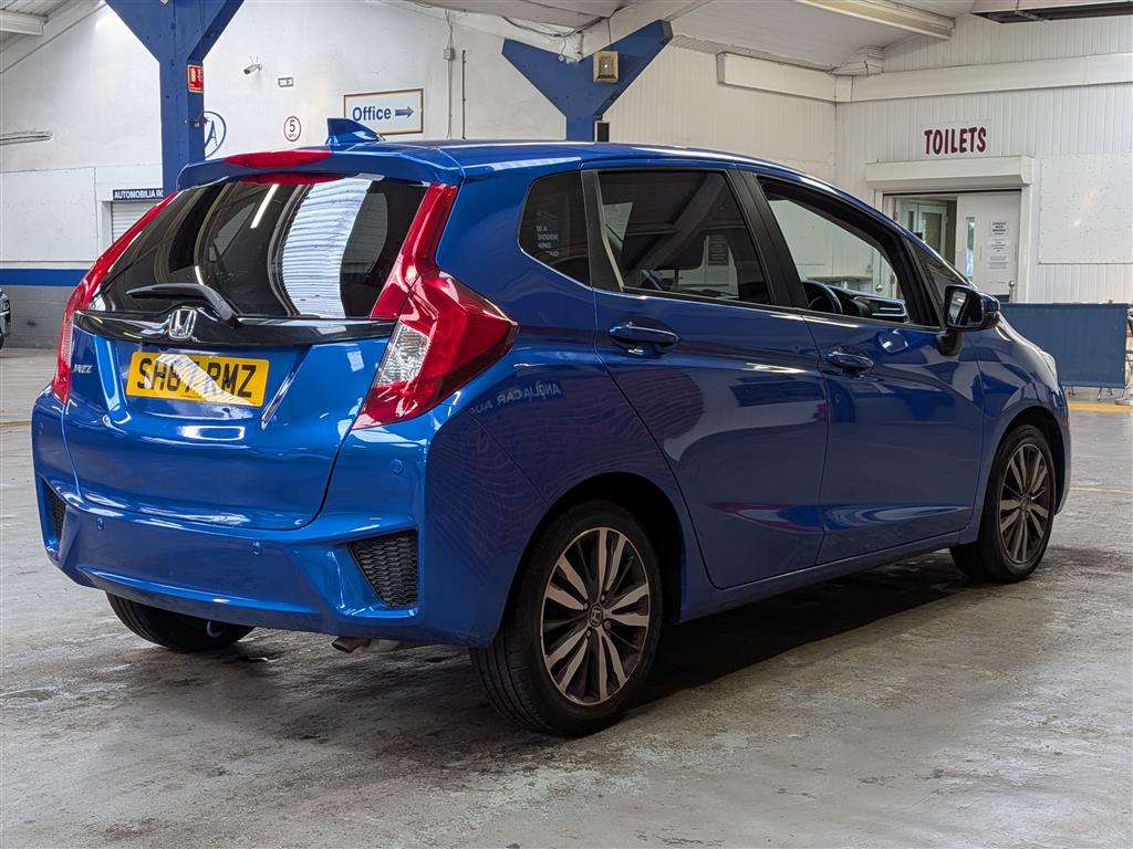 <p>2017 HONDA JAZZ EX I-VTEC CVT</p>