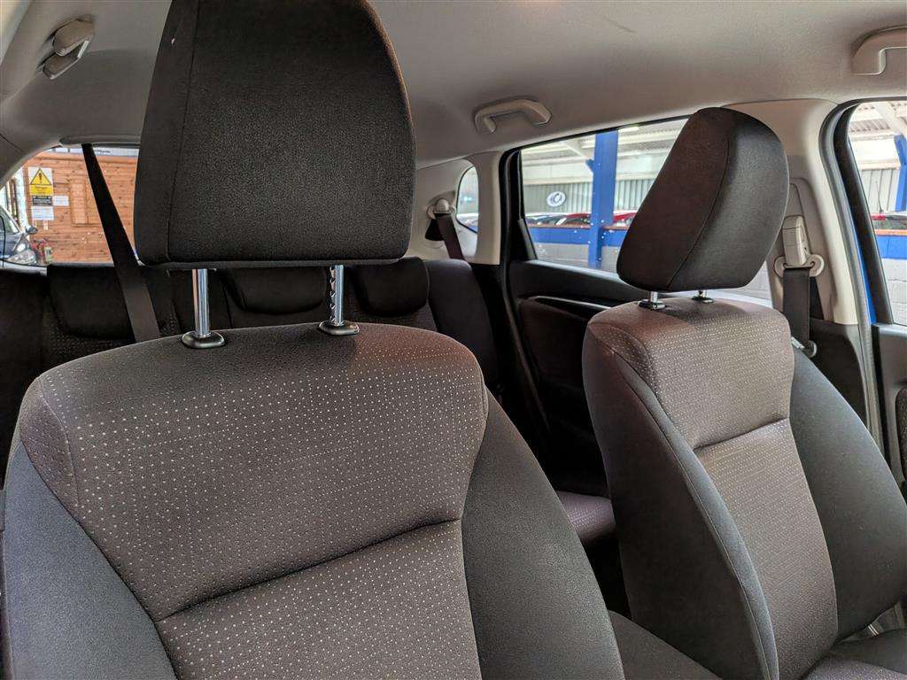 <p>2017 HONDA JAZZ EX I-VTEC CVT</p>