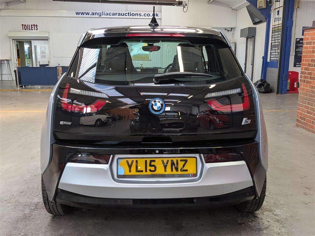 <p>2015 BMW I3</p>