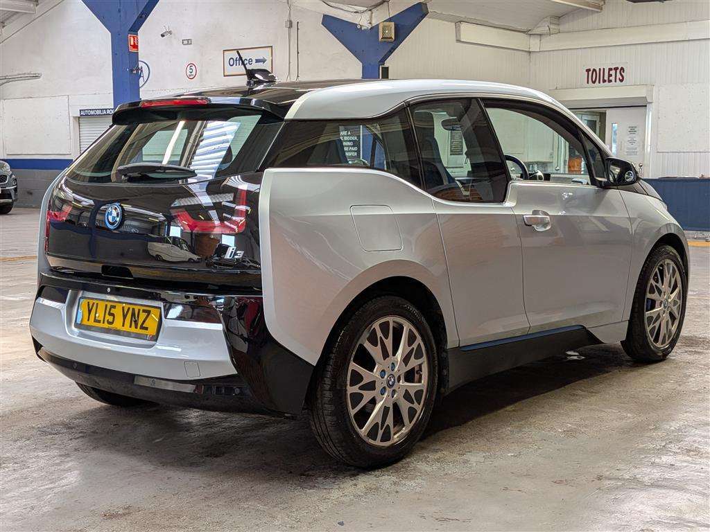 <p>2015 BMW I3</p>