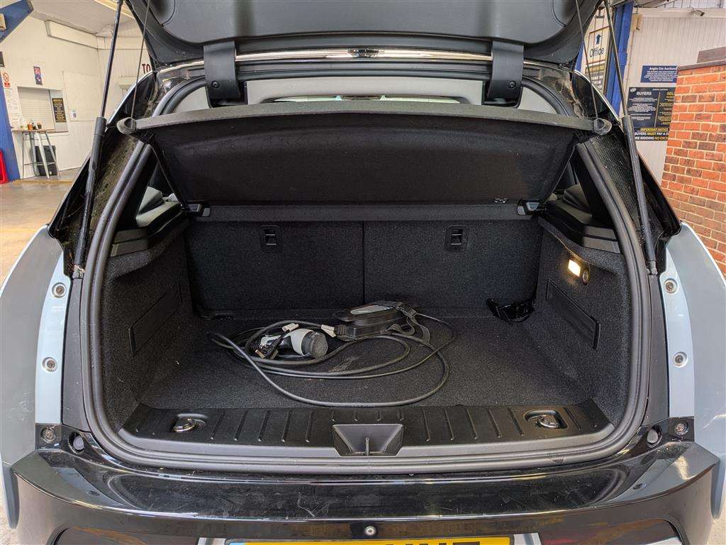 <p>2015 BMW I3</p>