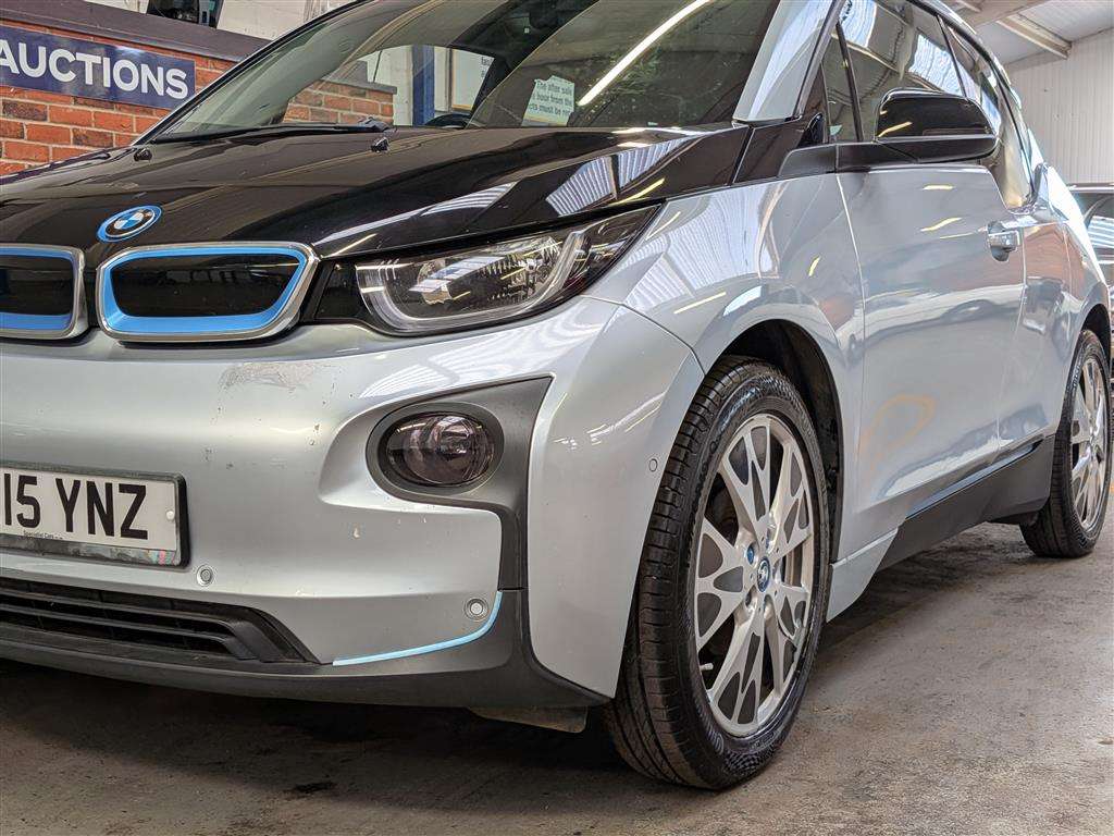 <p>2015 BMW I3</p>
