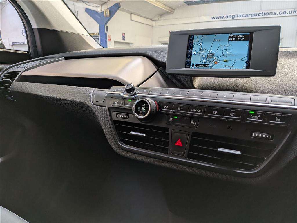 <p>2015 BMW I3</p>