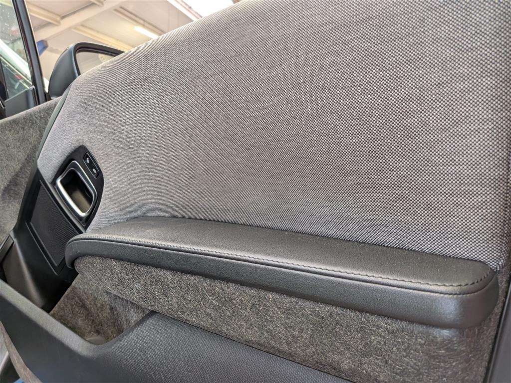 <p>2015 BMW I3</p>