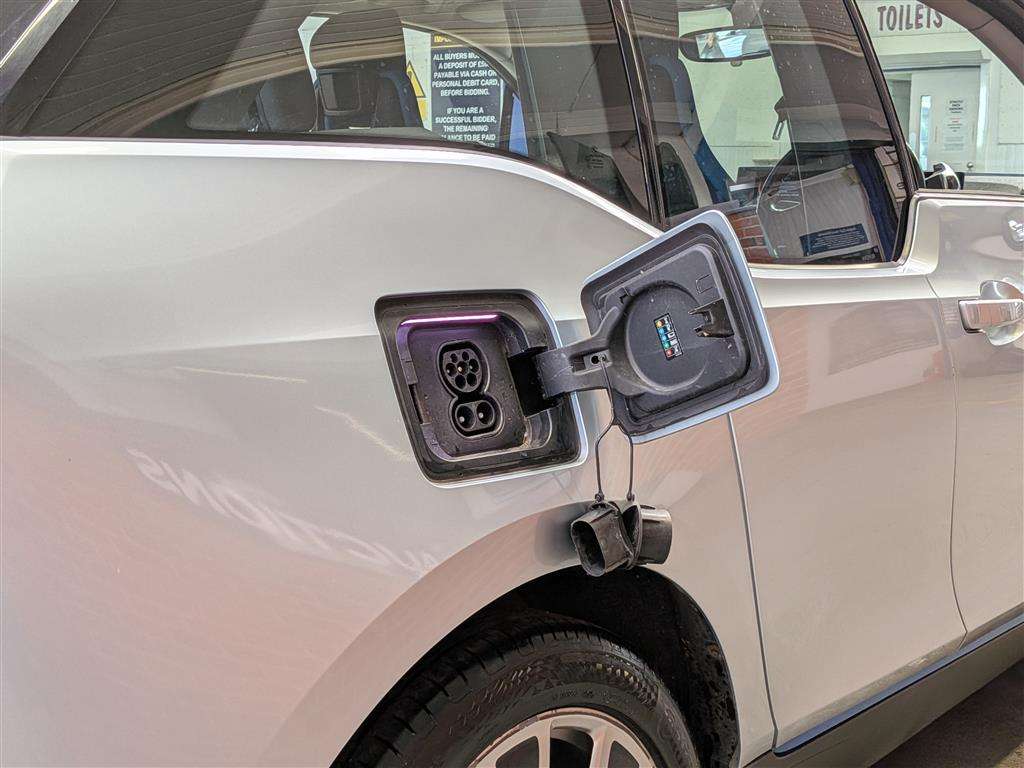 <p>2015 BMW I3</p>