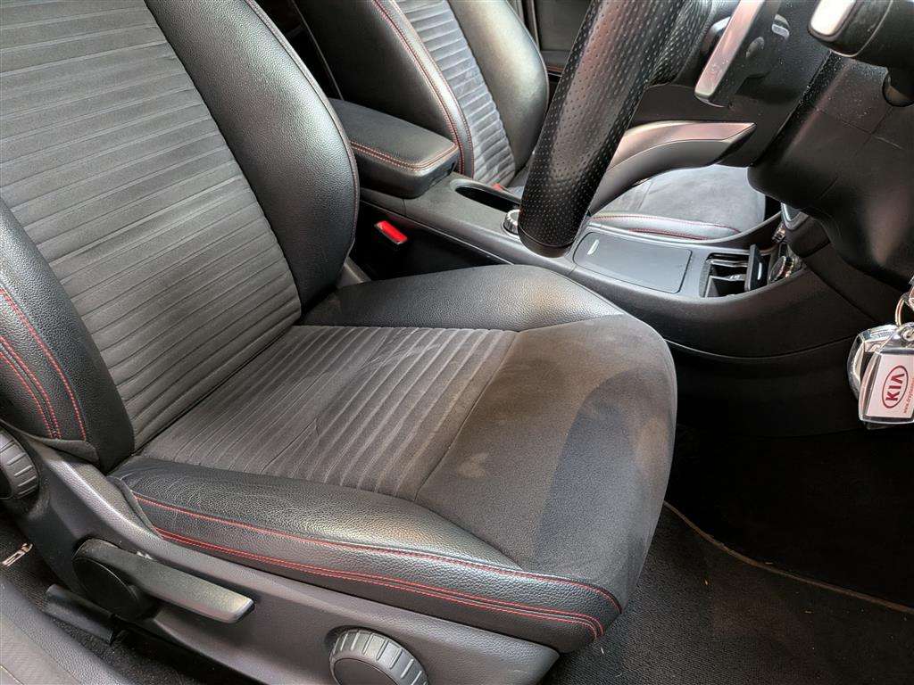 <p>2015 MERCEDES-BENZ CLA180 AMG SPORT AUTO</p>