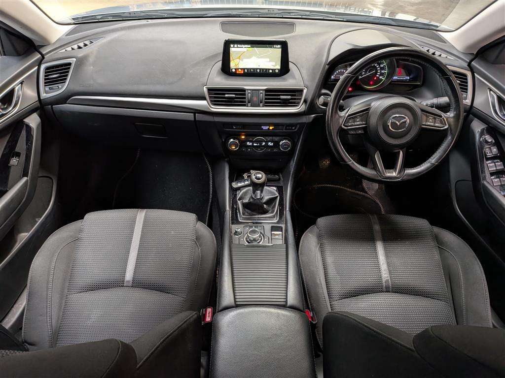 <p>2017 MAZDA 3 SE-L NAV</p>