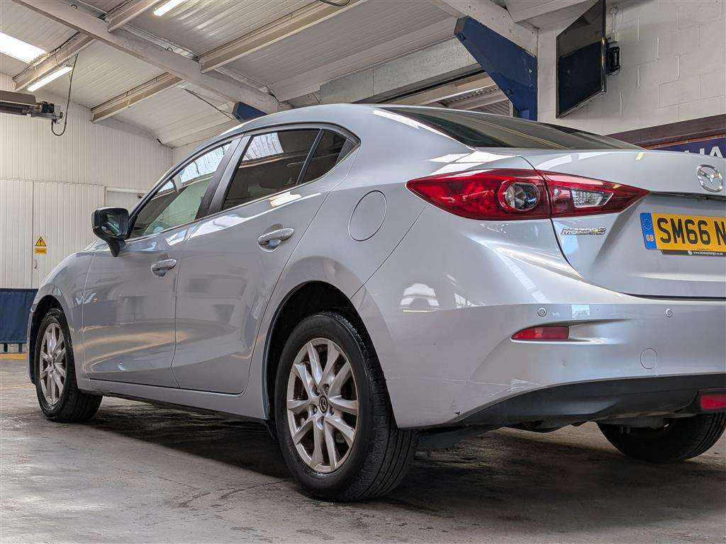 <p>2017 MAZDA 3 SE-L NAV</p>
