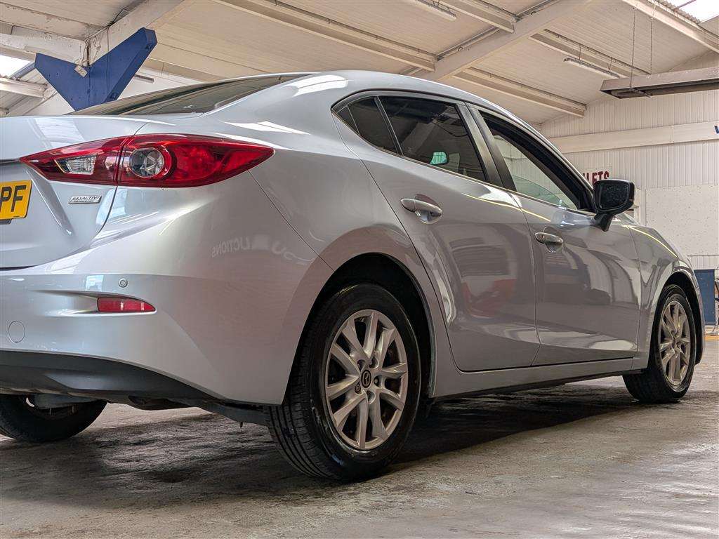 <p>2017 MAZDA 3 SE-L NAV</p>