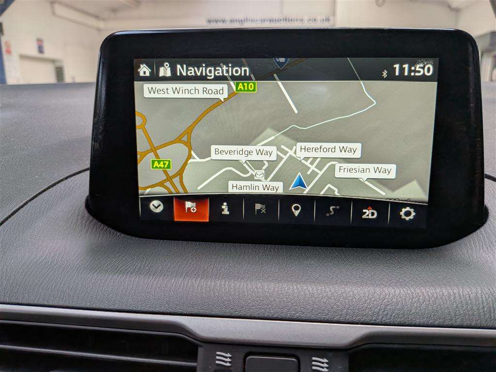 <p>2017 MAZDA 3 SE-L NAV</p>