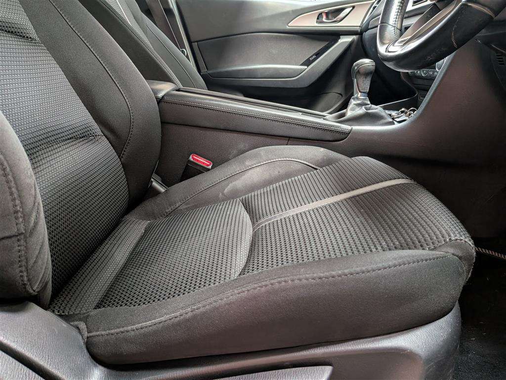 <p>2017 MAZDA 3 SE-L NAV</p>