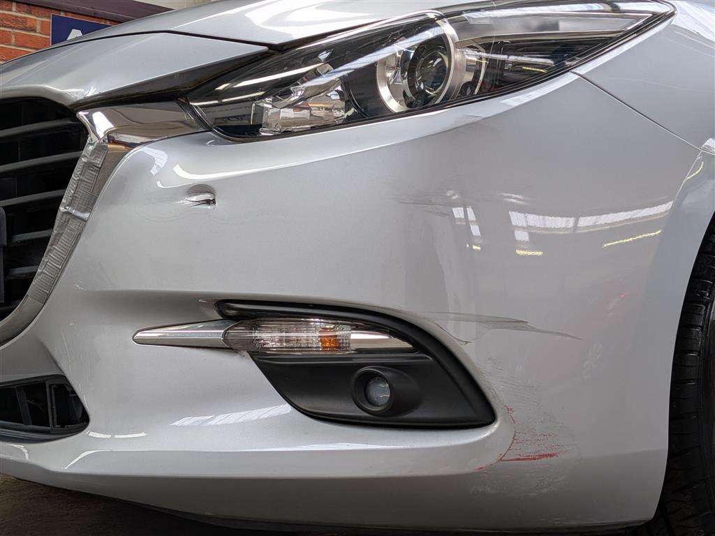 <p>2017 MAZDA 3 SE-L NAV</p>
