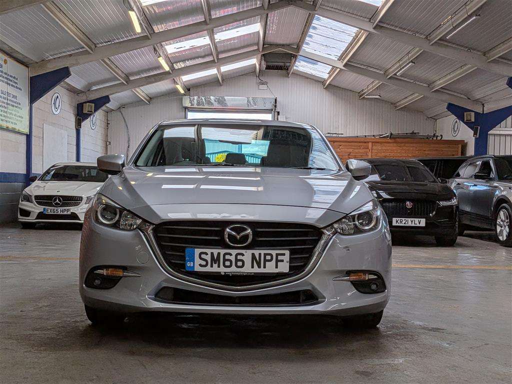 <p>2017 MAZDA 3 SE-L NAV</p>