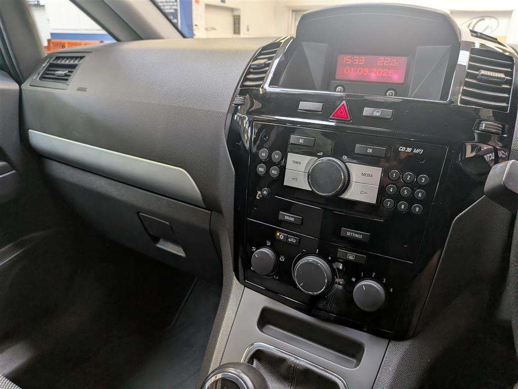 <p>2014 VAUXHALL ZAFIRA EXCLUSIV</p>