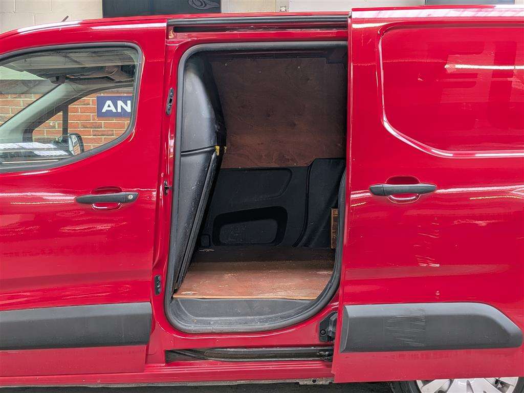 <p>2019 CITROEN BERLINGO 650 X BLUEHDI</p>
