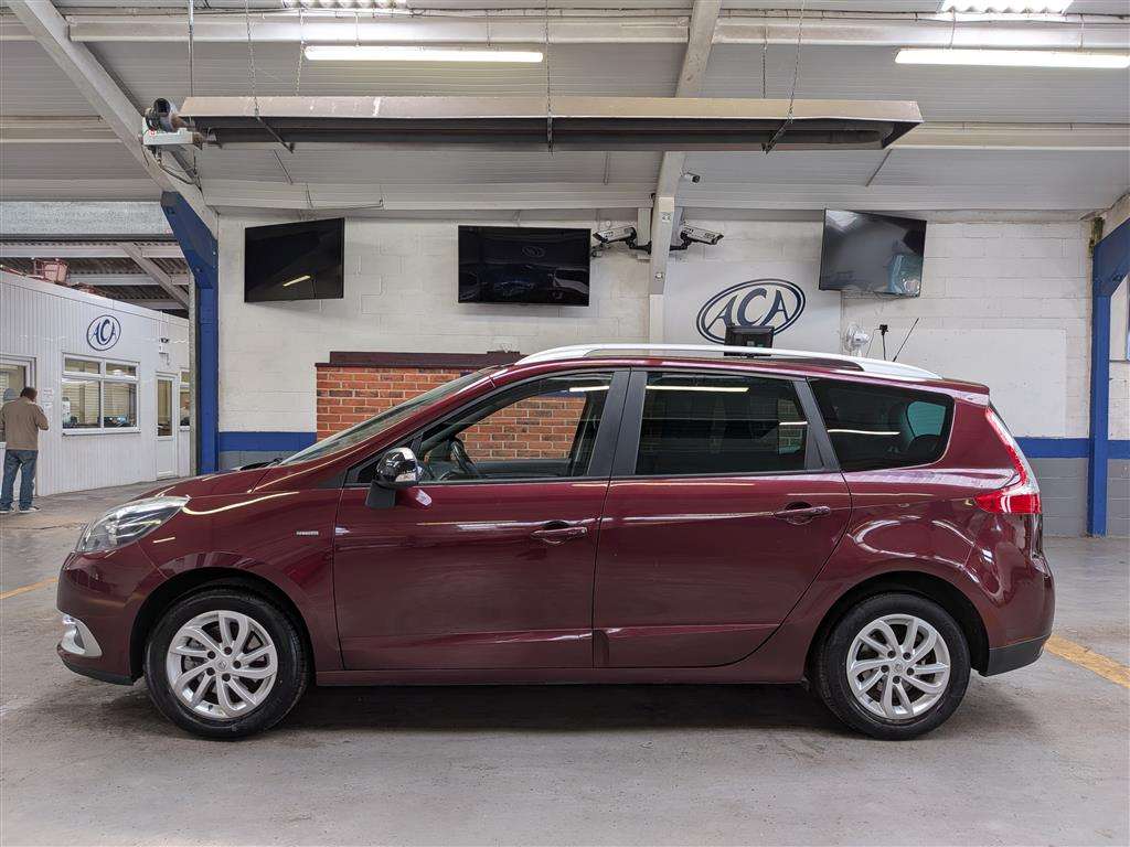 <p>2016 RENAULT GRAND SCENIC LIMITED NAV</p>