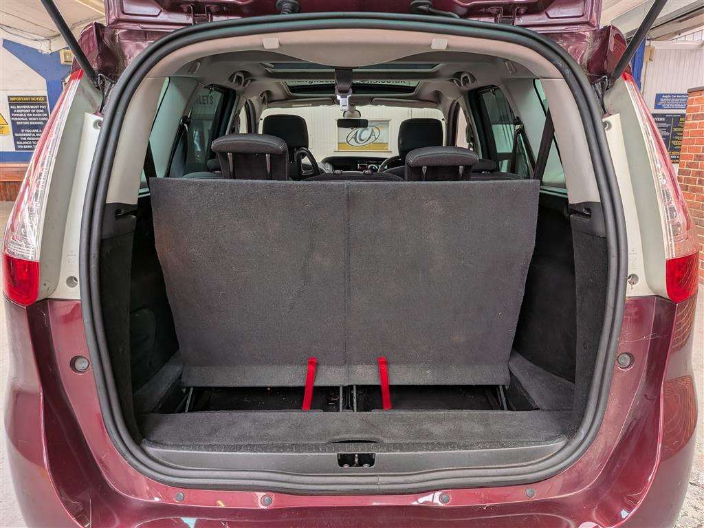 <p>2016 RENAULT GRAND SCENIC LIMITED NAV</p>