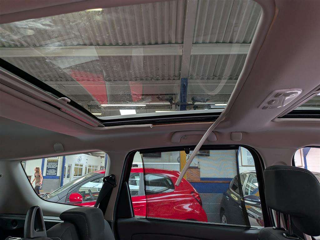 <p>2016 RENAULT GRAND SCENIC LIMITED NAV</p>