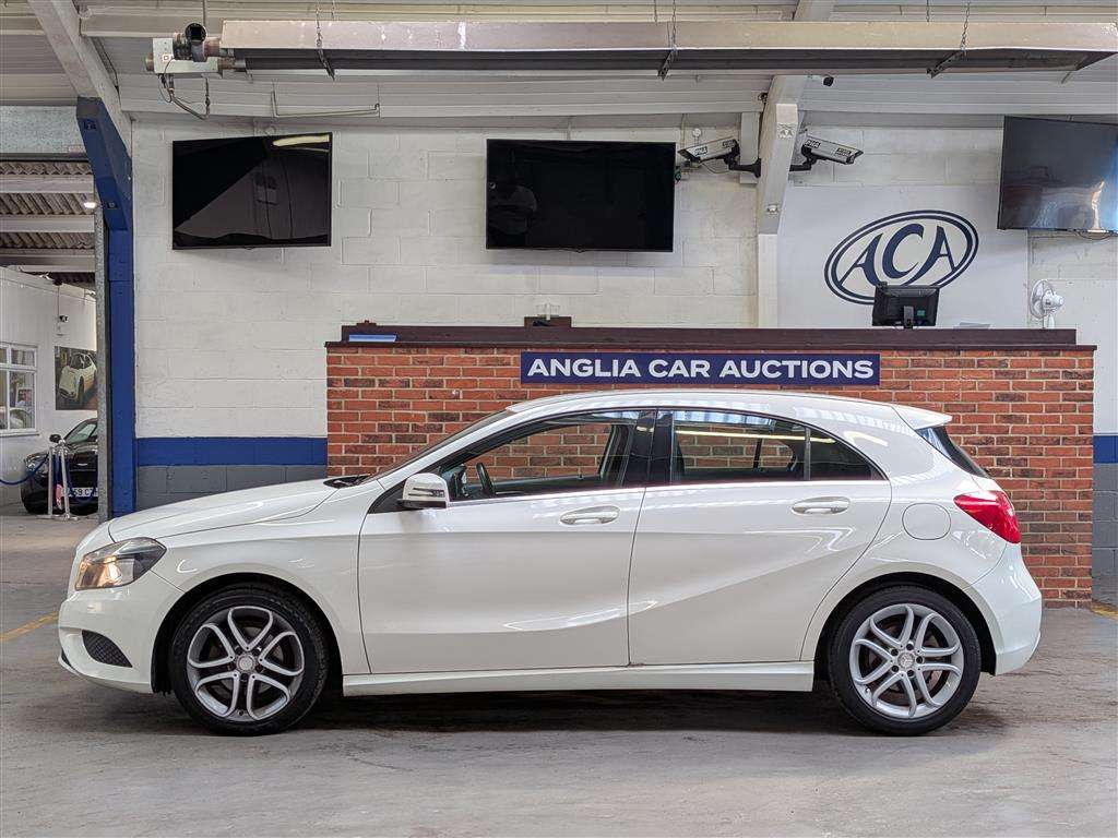 <p>2015 MERCEDES-BENZ A180 BLUEEFFICIENCY SPORT</p>