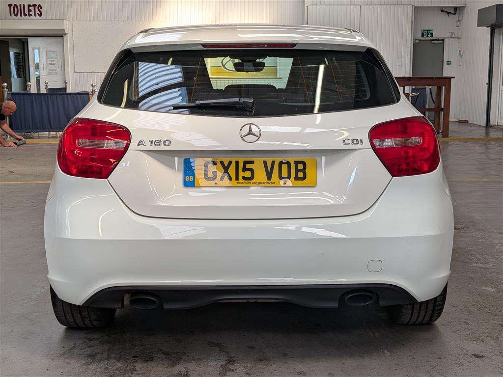 <p>2015 MERCEDES-BENZ A180 BLUEEFFICIENCY SPORT</p>