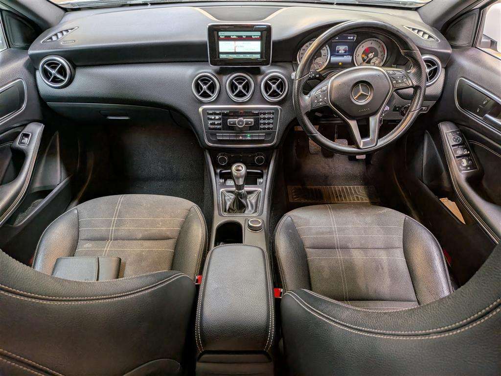 <p>2015 MERCEDES-BENZ A180 BLUEEFFICIENCY SPORT</p>