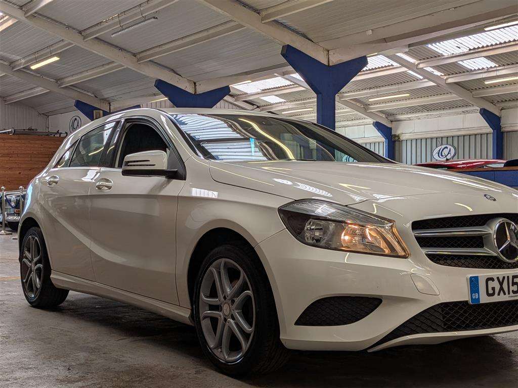 <p>2015 MERCEDES-BENZ A180 BLUEEFFICIENCY SPORT</p>