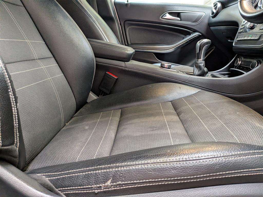 <p>2015 MERCEDES-BENZ A180 BLUEEFFICIENCY SPORT</p>