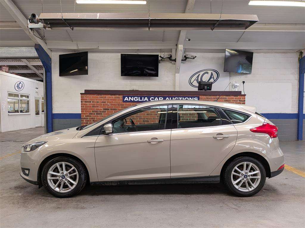 <p>2016 FORD FOCUS ZETEC</p>