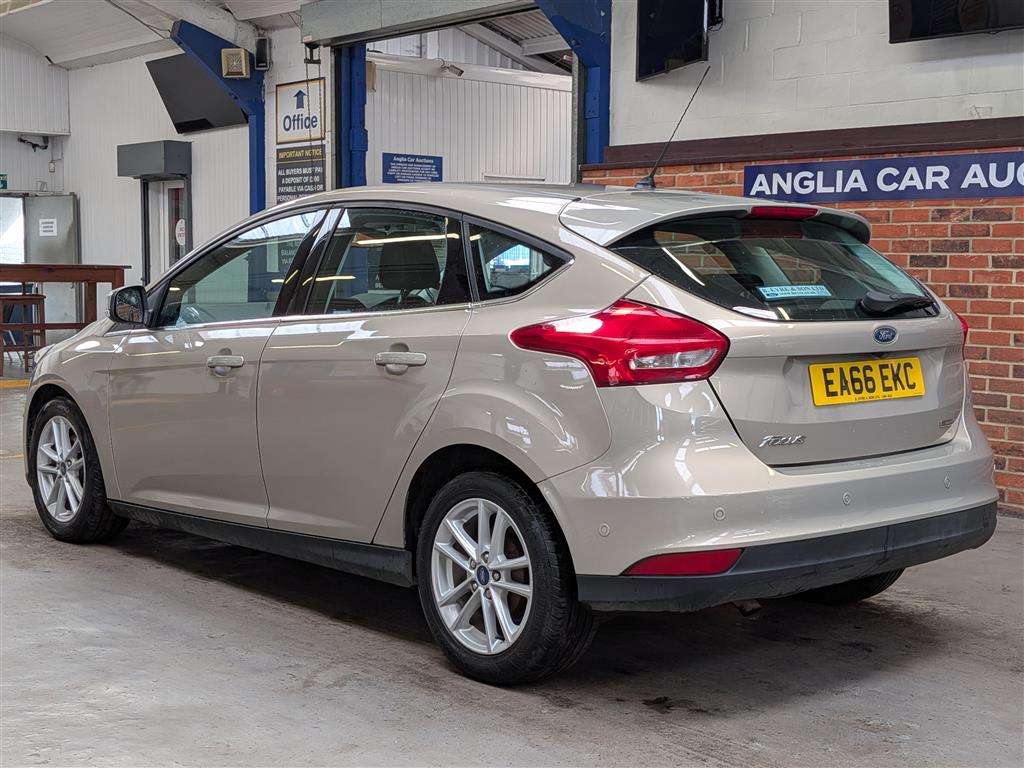 <p>2016 FORD FOCUS ZETEC</p>