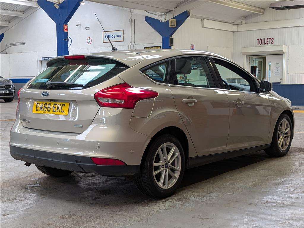 <p>2016 FORD FOCUS ZETEC</p>
