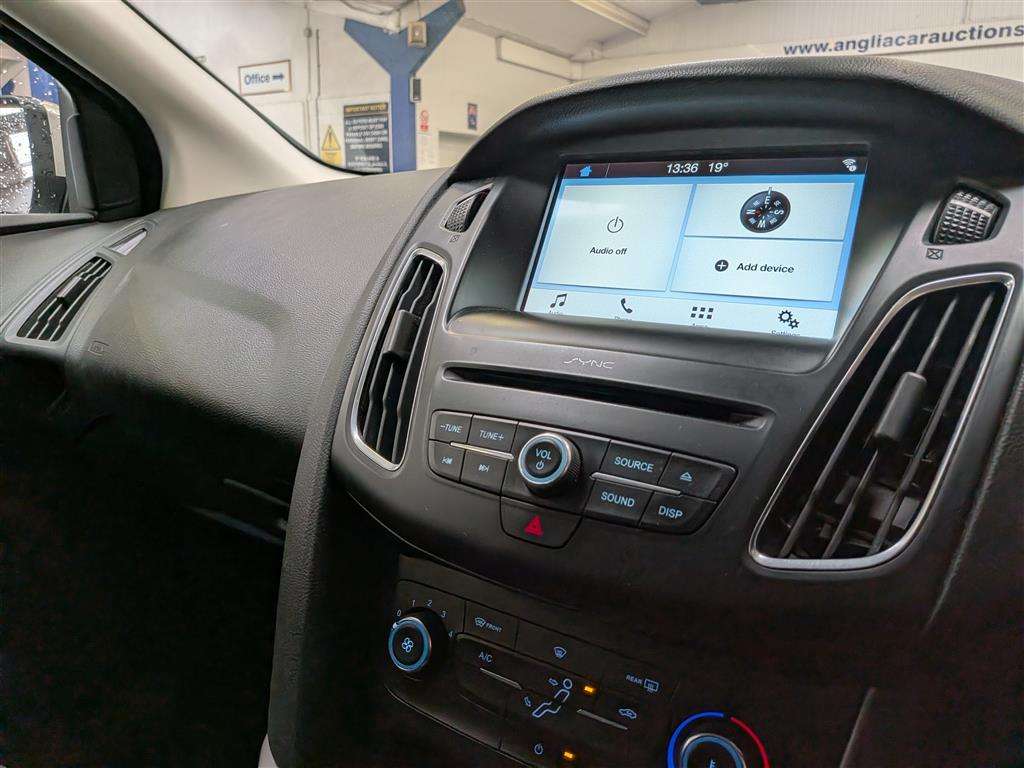 <p>2016 FORD FOCUS ZETEC</p>