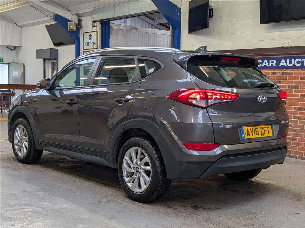 <p>2016 HYUNDAI TUCSON SE NAV B-DRIVE 2WD</p>