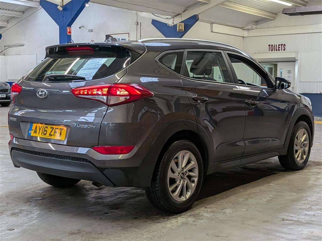 <p>2016 HYUNDAI TUCSON SE NAV B-DRIVE 2WD</p>