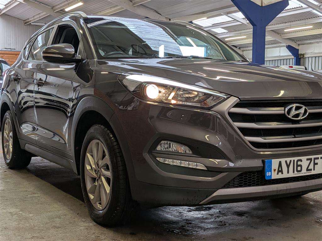 <p>2016 HYUNDAI TUCSON SE NAV B-DRIVE 2WD</p>