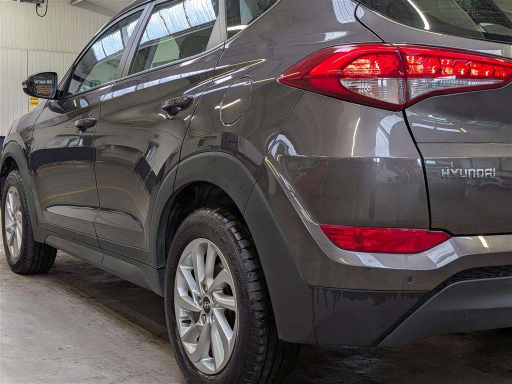<p>2016 HYUNDAI TUCSON SE NAV B-DRIVE 2WD</p>