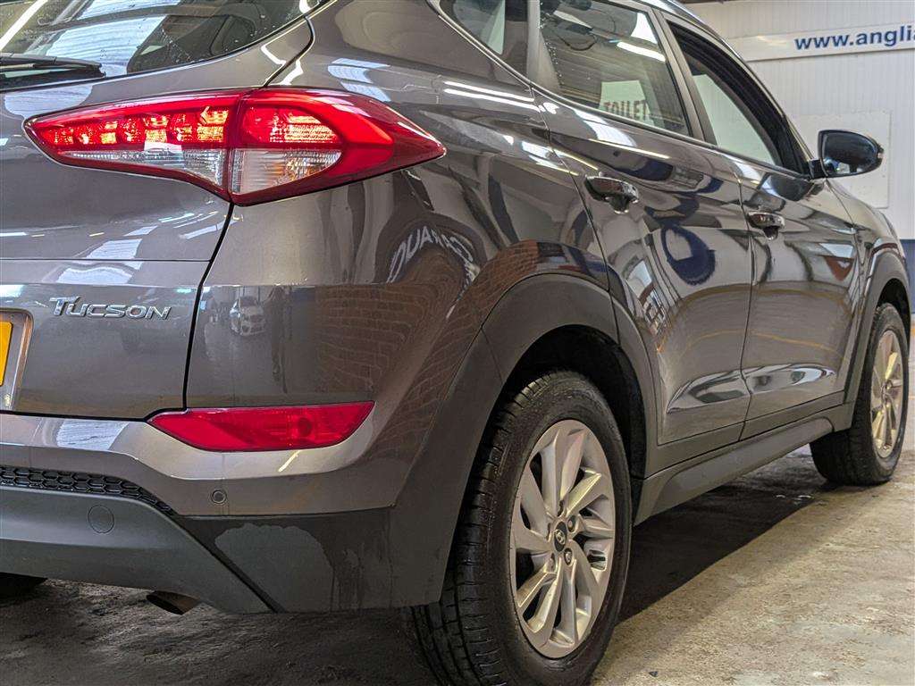<p>2016 HYUNDAI TUCSON SE NAV B-DRIVE 2WD</p>