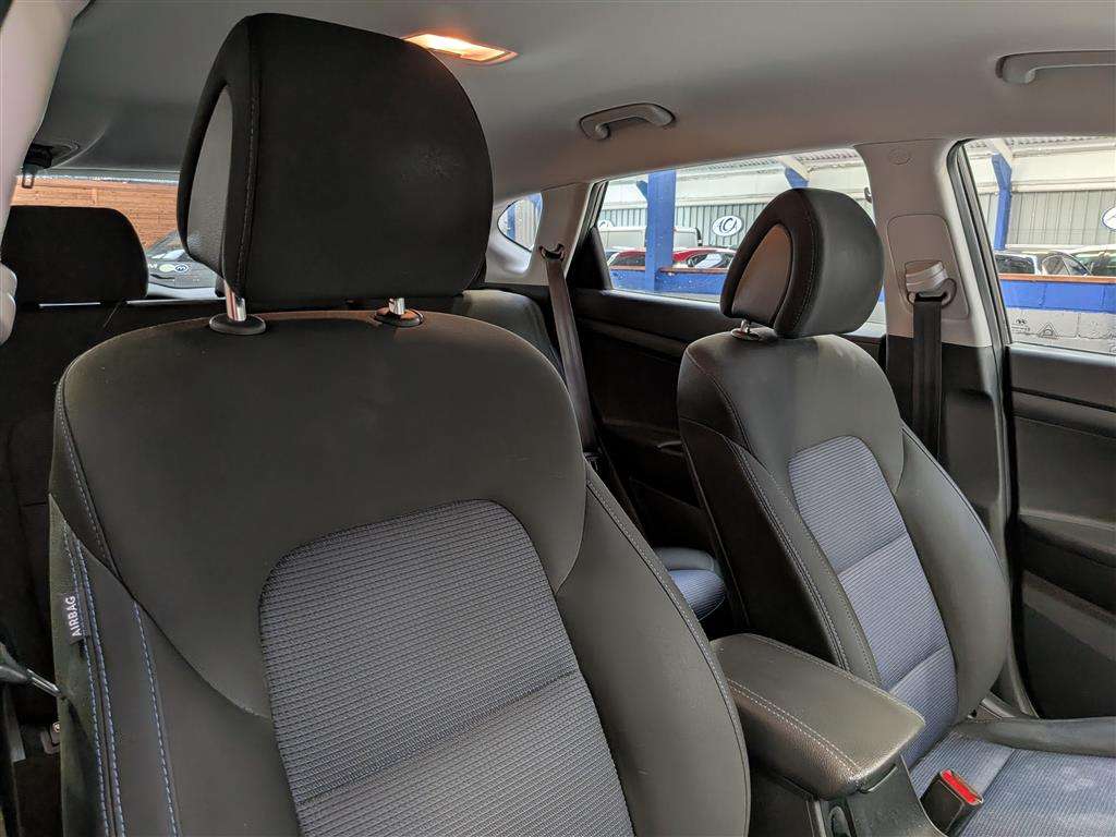 <p>2016 HYUNDAI TUCSON SE NAV B-DRIVE 2WD</p>